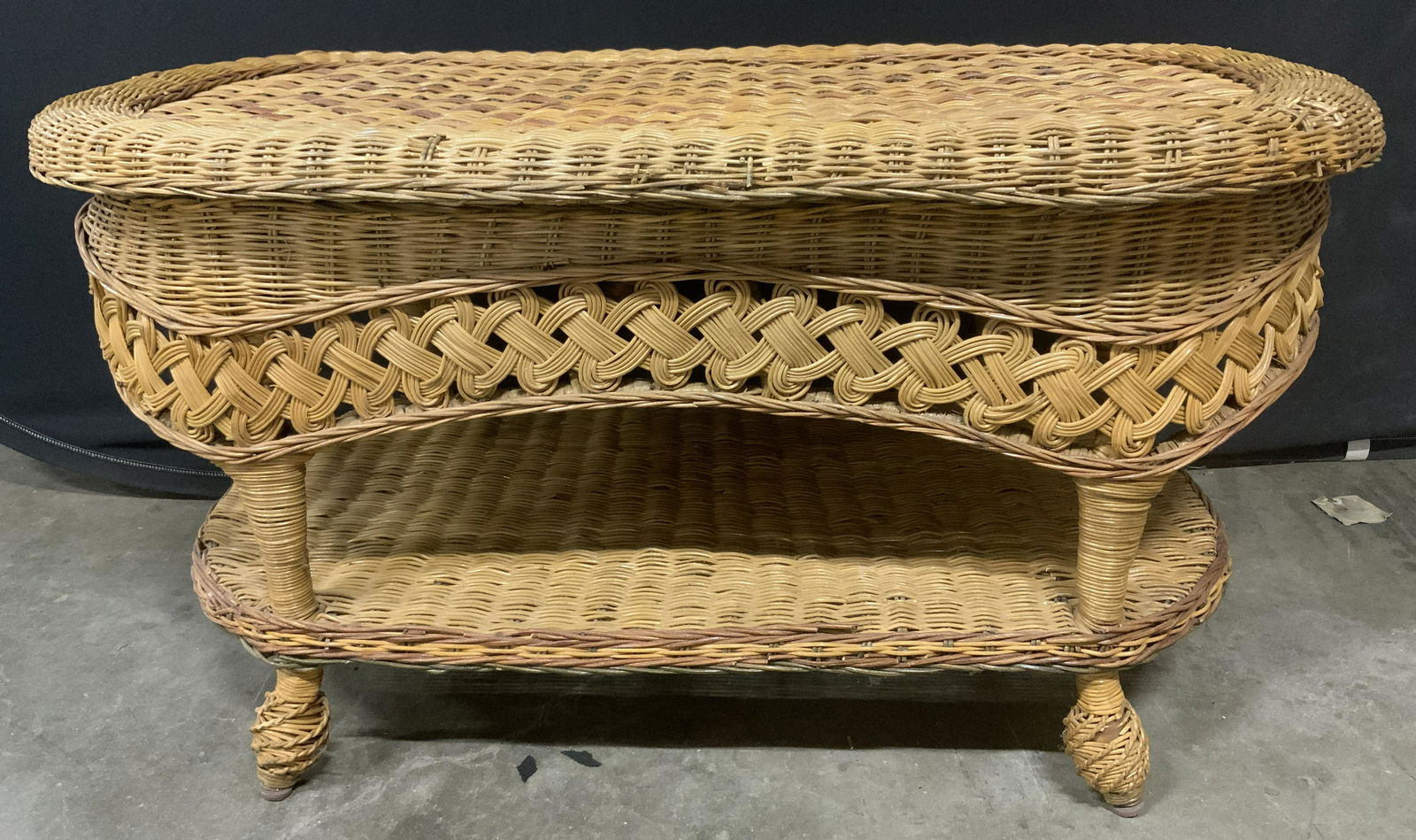 Woven Wicker Table (1 of 8)
