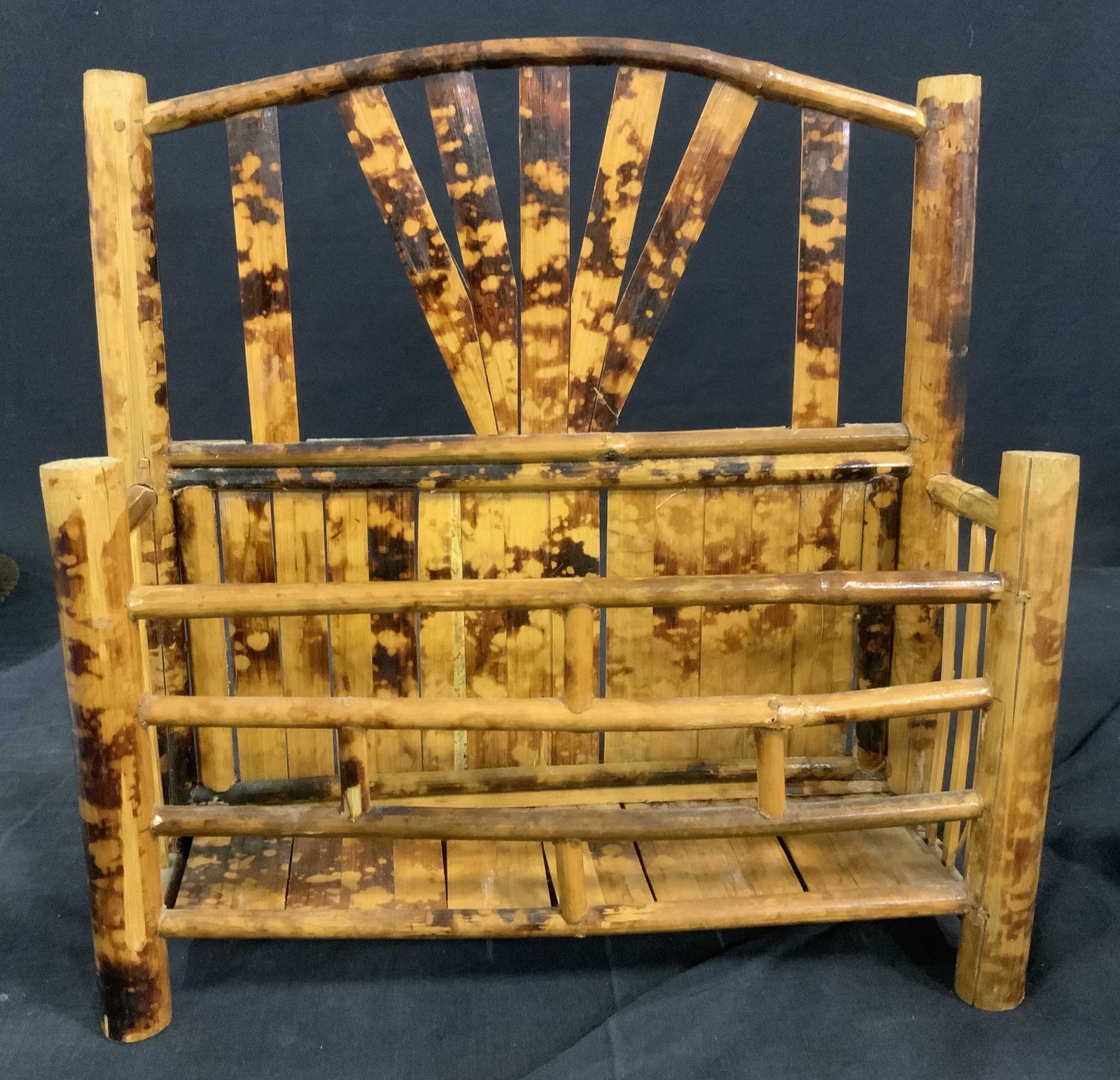 Bamboo Style Child Book Stand (1 of 5)