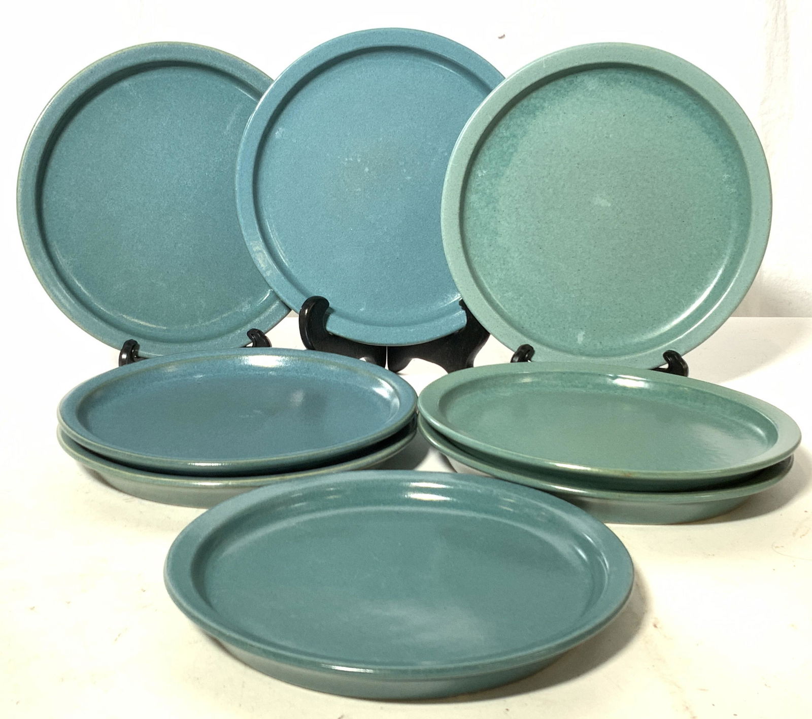 Set8 BENNINGTON POTTERS Handmade Stoneware Plates (1 of 7)
