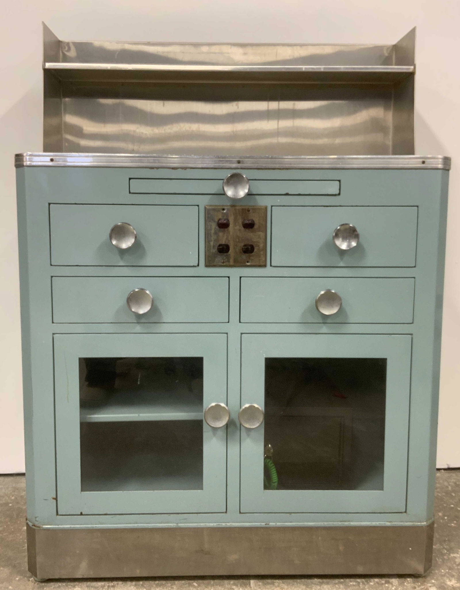 Vintage Industrial Medical Cabinet (1 of 12)