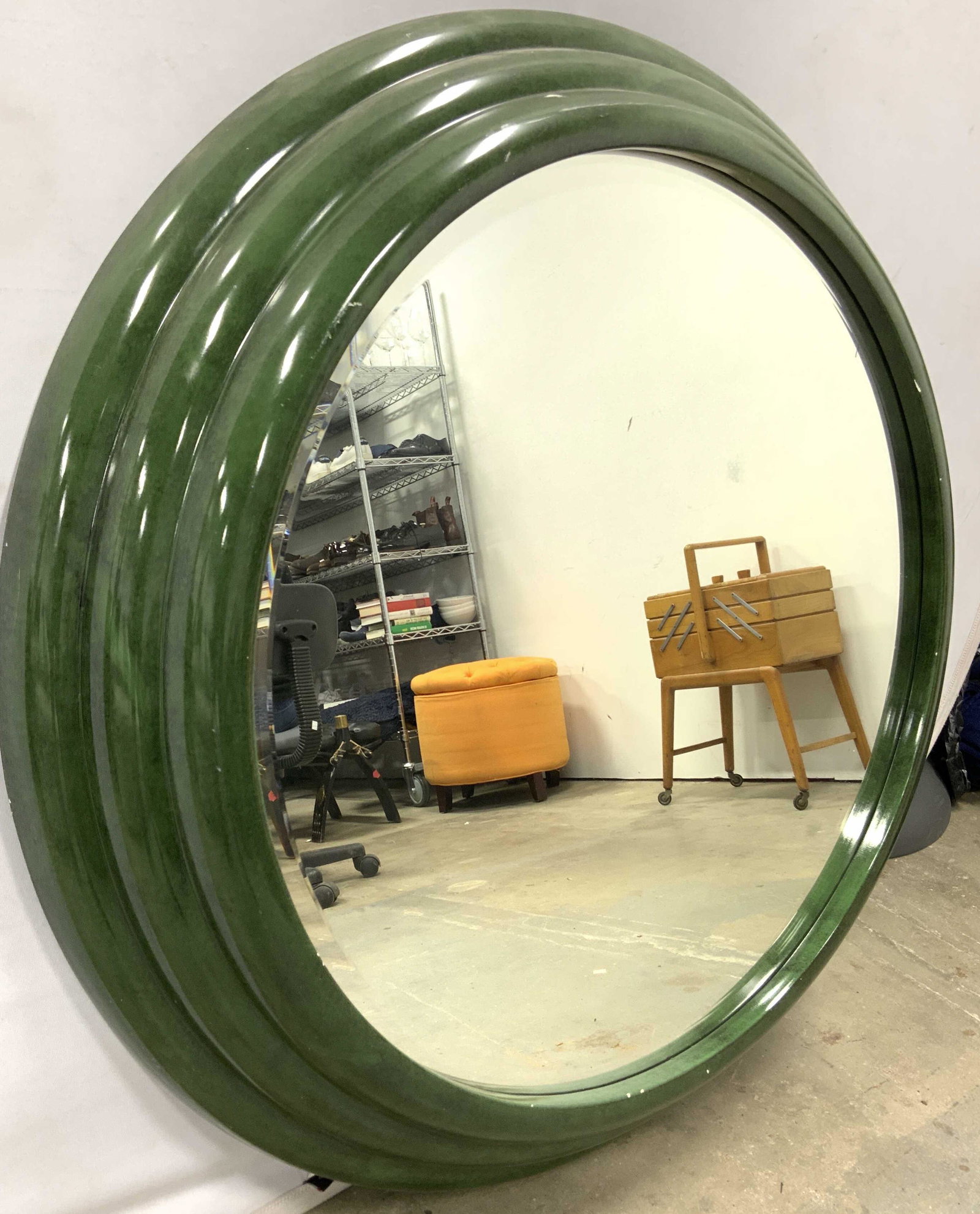 KENMORE Vintage Circular Beveled Mirror (1 of 10)