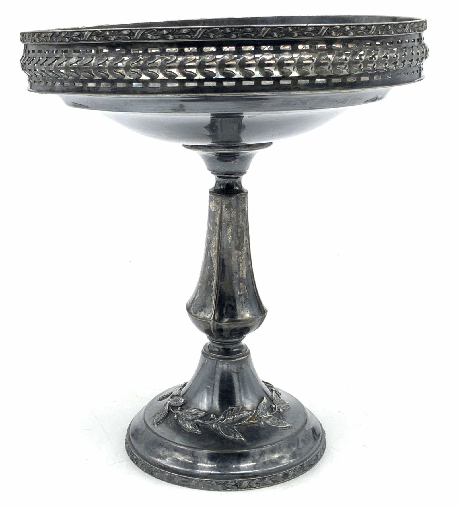 Wallace Bros. Silver Co. Silver Plate Footed Dish (1 of 7)
