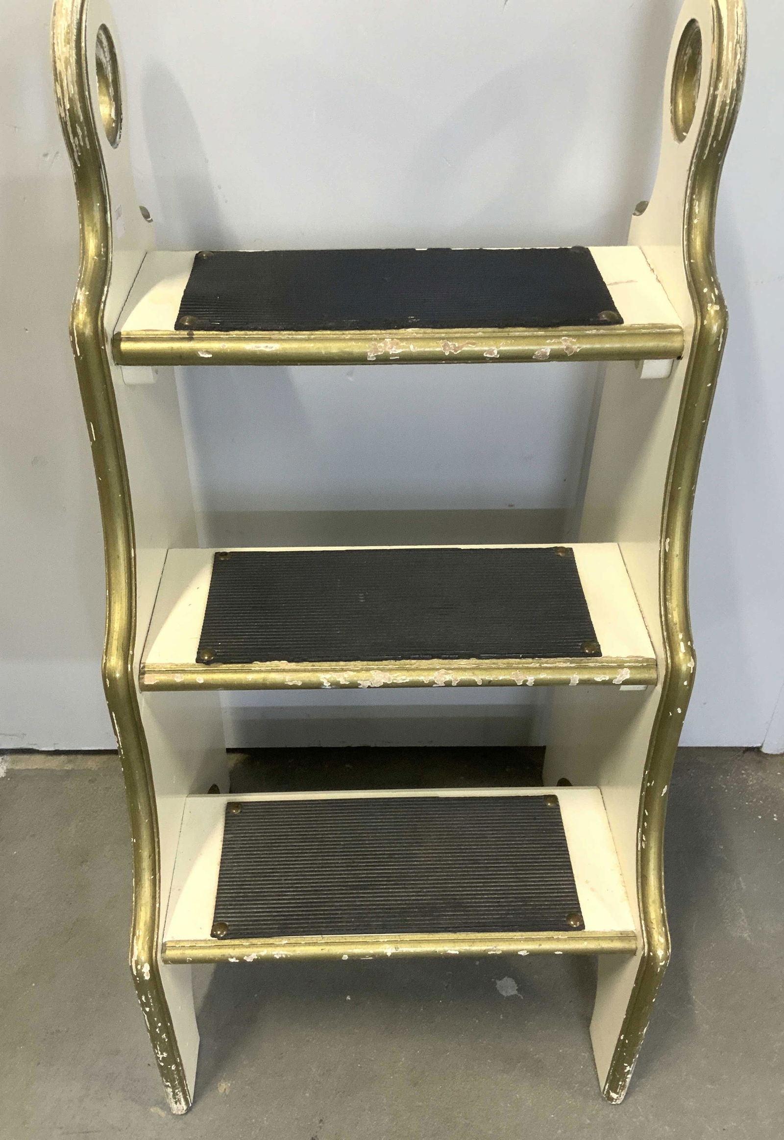 Hand Painted Stair Step w Rubber Tread (1 of 7)