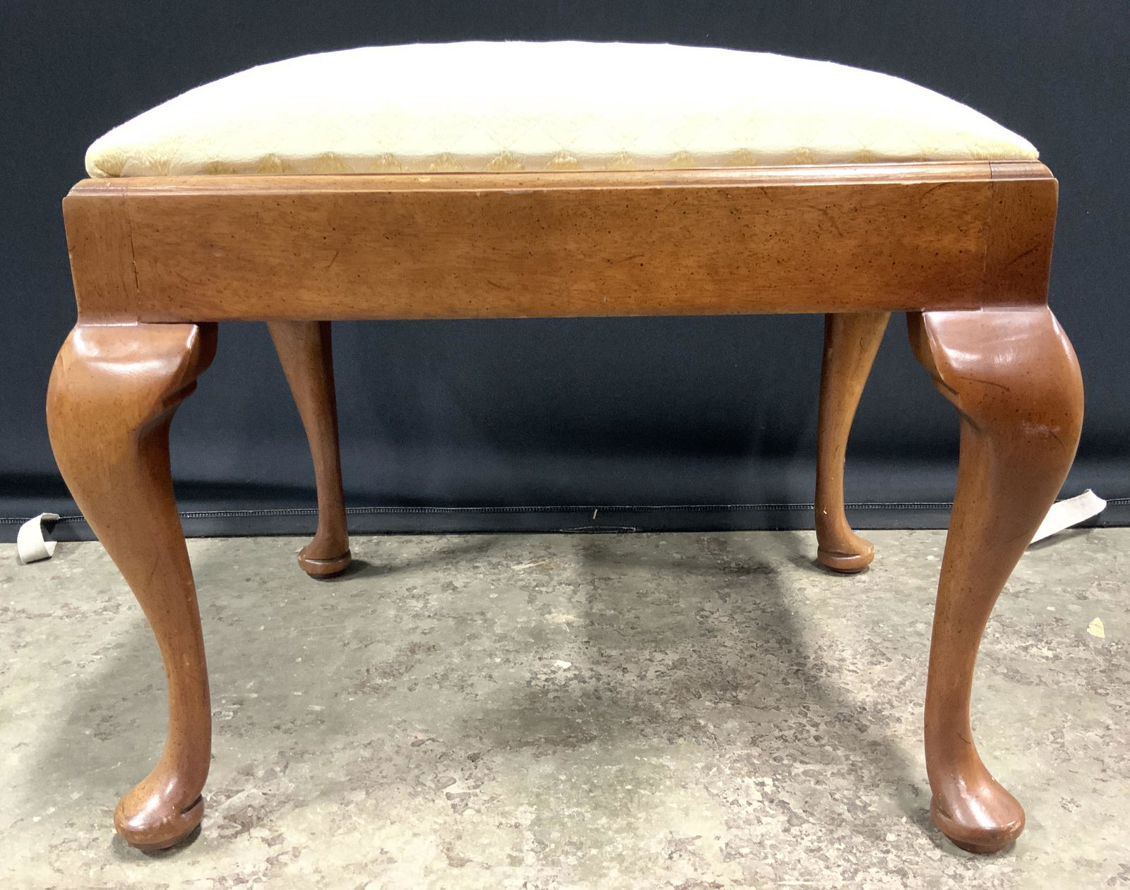 HICKORY CHAIR CO Vntg Queen Anne Style Bench (1 of 8)