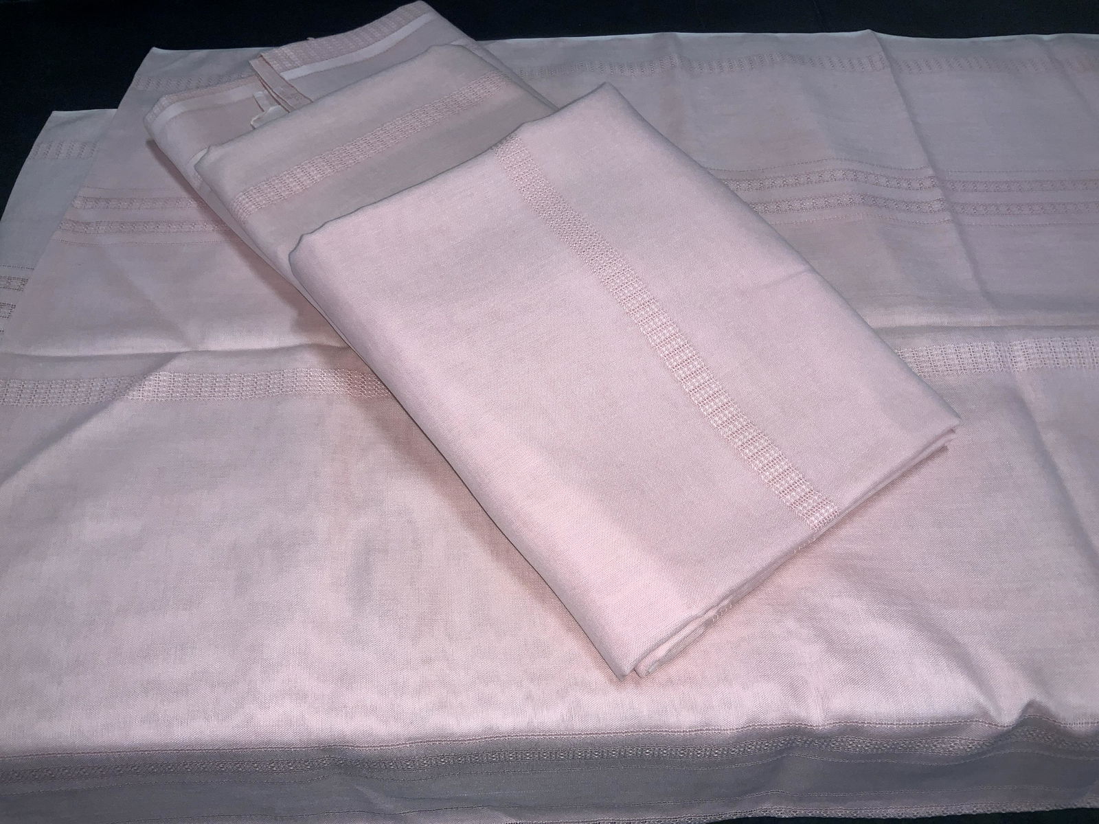 Set 4 Vintage Pink Fabric Party Tablecloths (1 of 5)