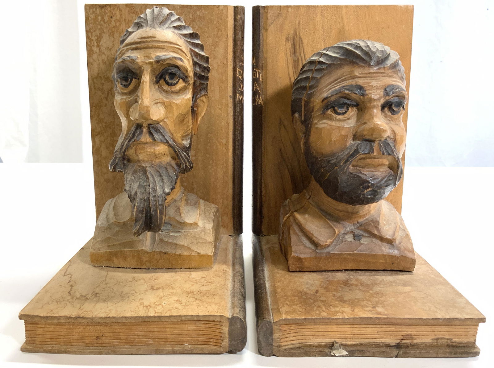 Lot 2 DON JULIO DE LA MANCHA Wooden Bookends (1 of 9)