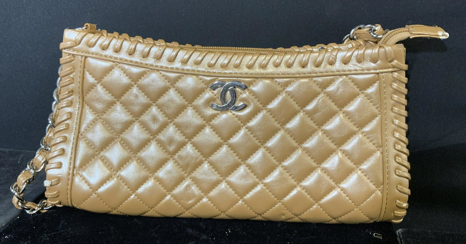 Chanel Style Ladies Purse: Quilted ladies purse. Chanel logo present. Wear is consistent with age and use, evident cracking and wear to surface. Measures approx 5.5 inches h and 11 inches w. ladies Fashion Accessories, Ladies a