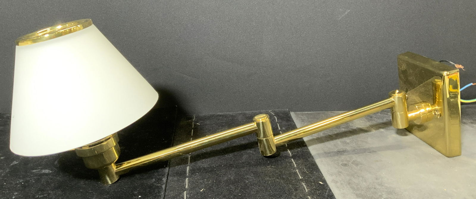 Brass Toned Wall Sconce w Glass Shade (1 of 5)