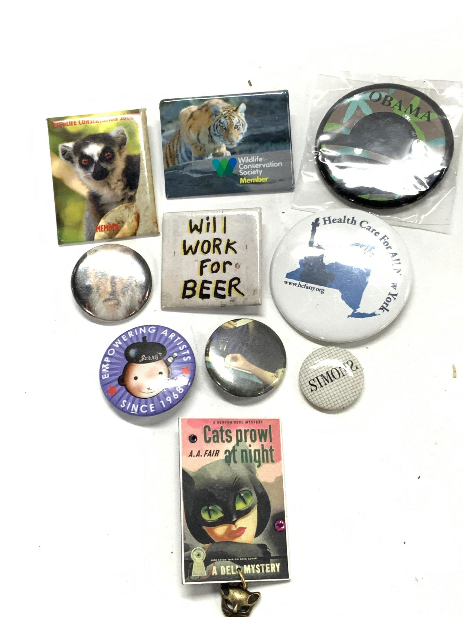 Group Lot 10 Vintage Pins (1 of 7)