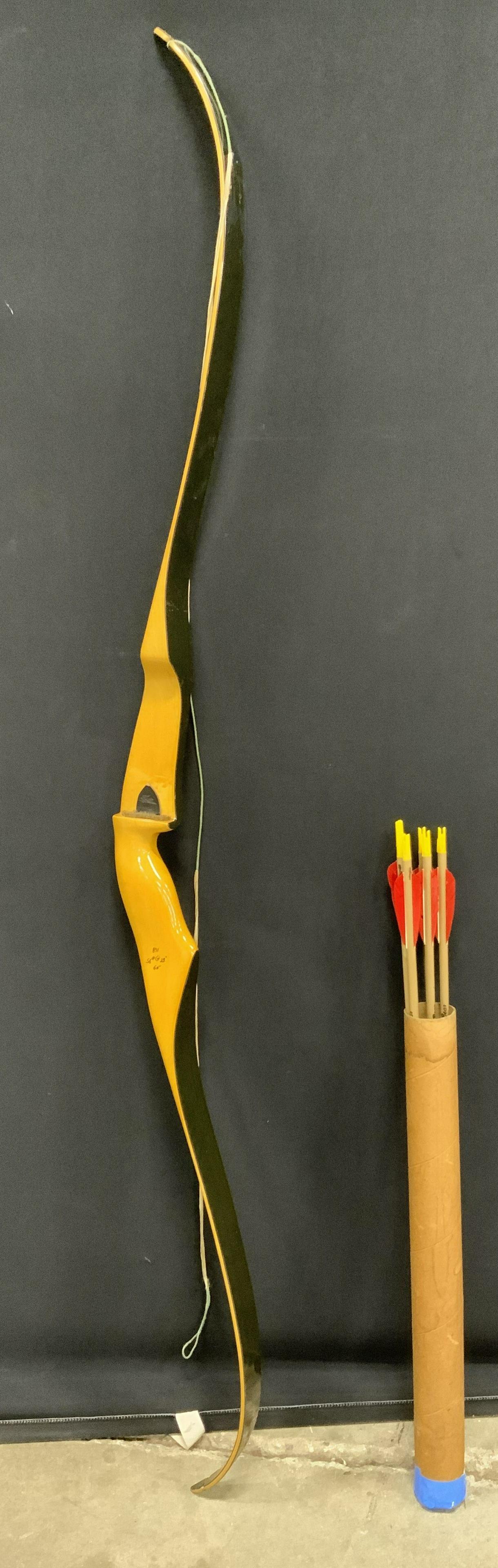 BLACKHAWK Short Bee Archery Bow w Arrows. (1 of 6)