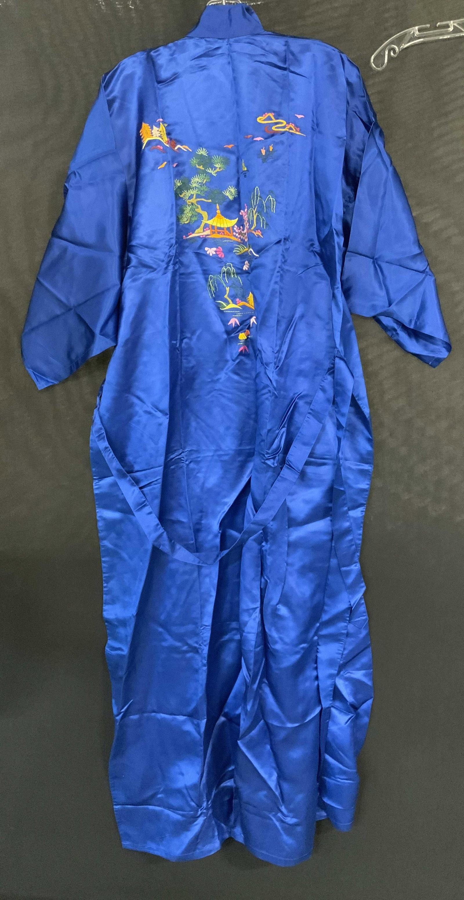 GOLDEN BEE Embroidered Silk Robe: Golden Bee silk robe. Back and pockets decorated with embroidered designs depicting a waterfront scene. Label reads as GOLDEN BEE Made in China, 100% Pure Silk, sized XL. Bath robe, silk robe, embroid