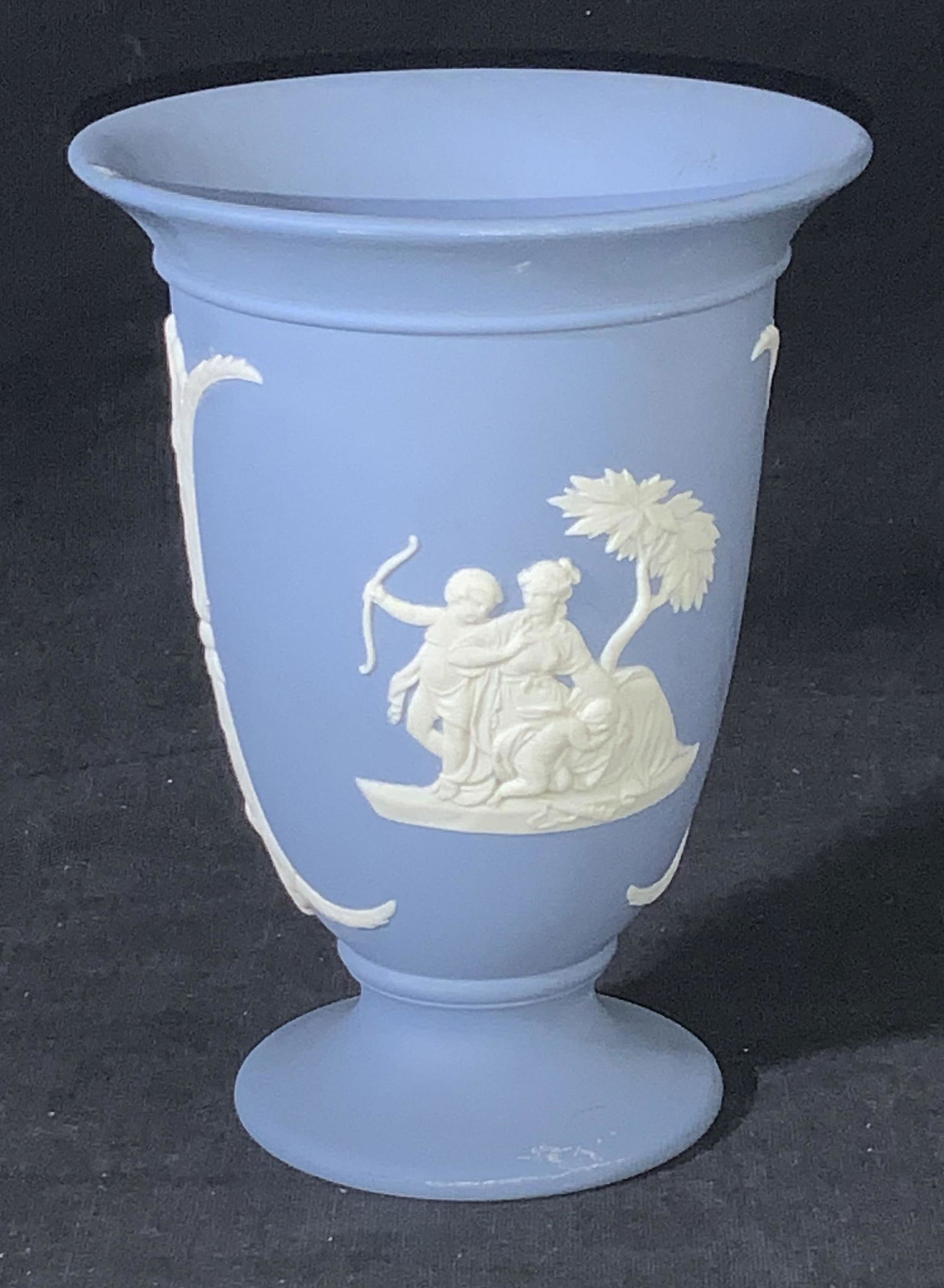 Light Blue WEDGWOOD Porcelain Vase, England: Hallmarked Vintage Wedgwood footed vase/ vessel. Measures 5.5 in. Ht, 4 in diameter. Impressed stamp Made in England & Wedgwood 72 & P Mid century Wedgwood, luxury English Jasper ware, C. 1972 Blue We