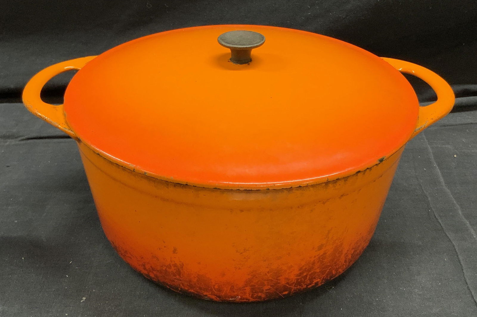 Vntg Cousances Enameled Cast Iron Casserole dish (1 of 7)