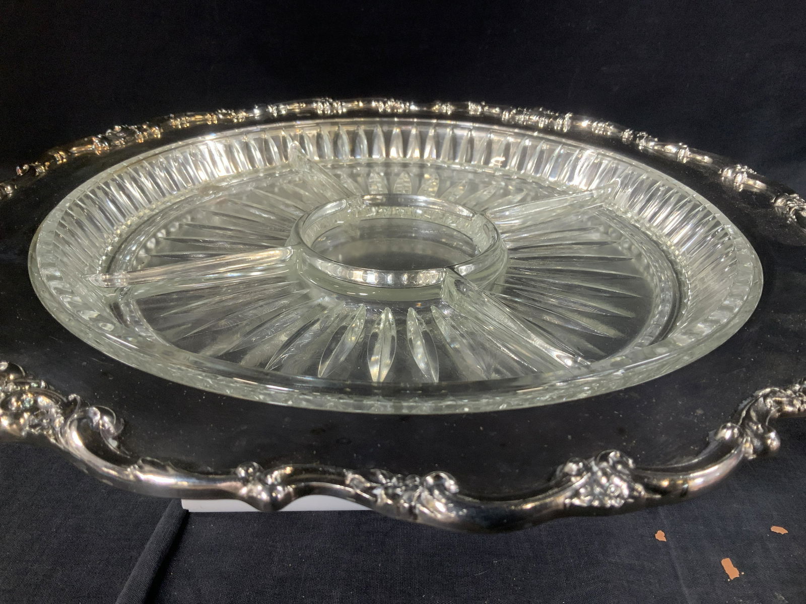 LUNT SILVERPLATE Horsdoeuvres Tray, 2 pcs (1 of 11)