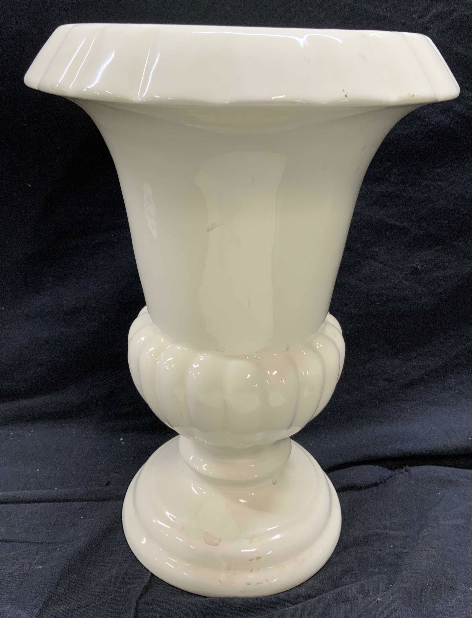 Porcelain Urn W Cream Finish (1 of 7)