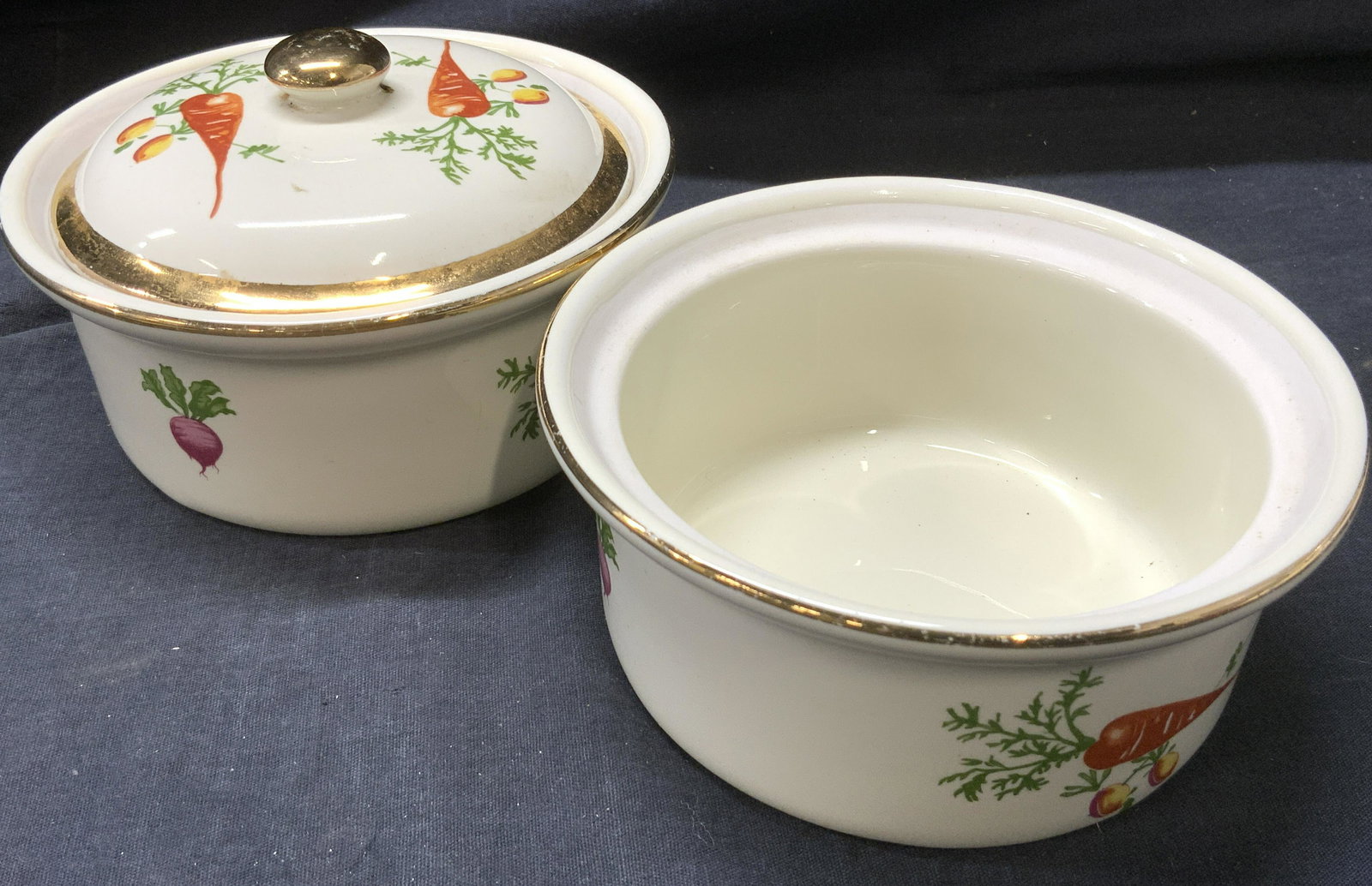 HALLS Vintage Pair Porcelain Dishes, U.S.A (1 of 4)