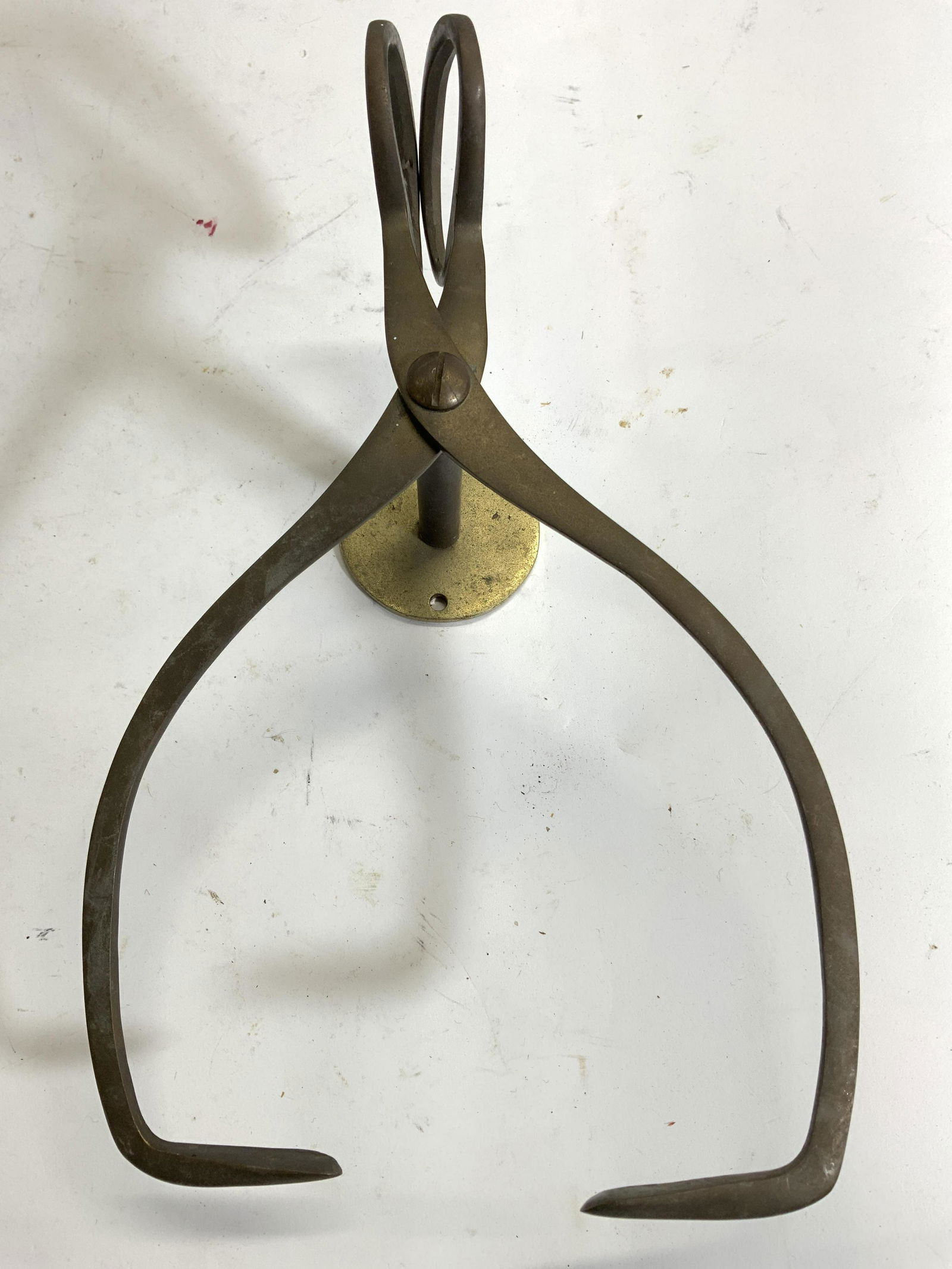 Antique Metal Ice Tongs Ice Grabber (1 of 7)