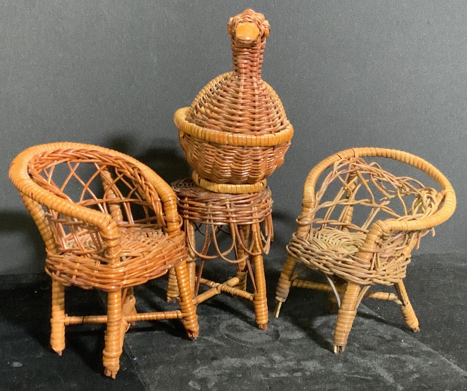 Lot 4 Model Wicker Furniture & Duck Figural (1 of 7)
