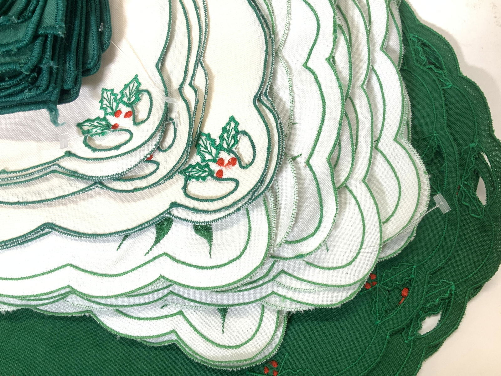 3 Sets Christmas Linen Napkins and Placemats (1 of 6)