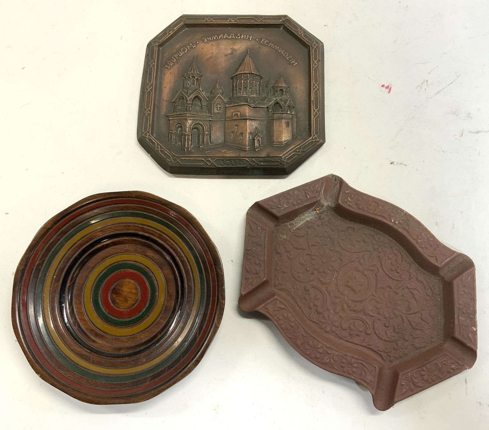 Lot 3 Assorted Tabletop Accessories (1 of 7)