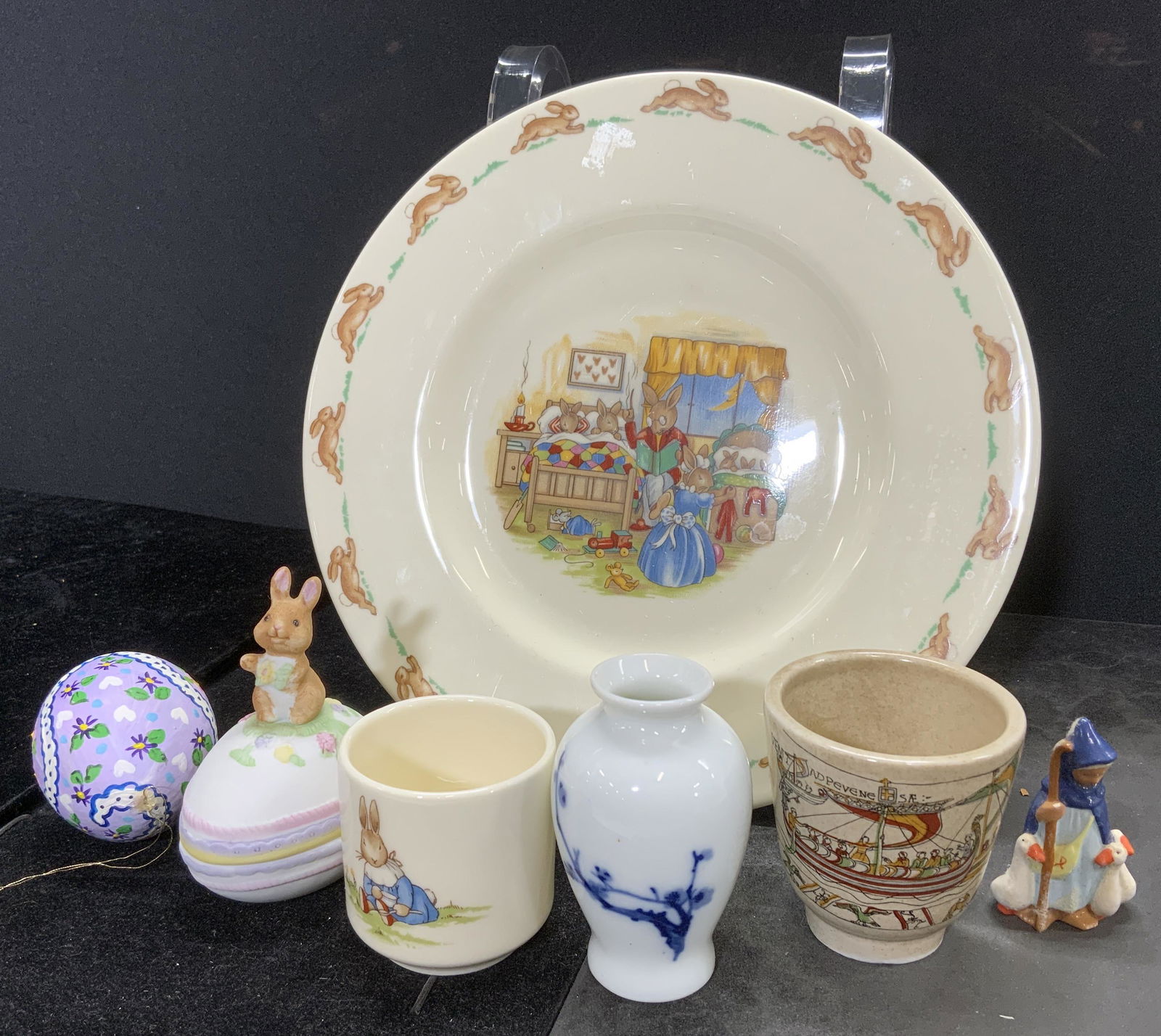 Group Lot 7 Tabletop Accessories (1 of 11)