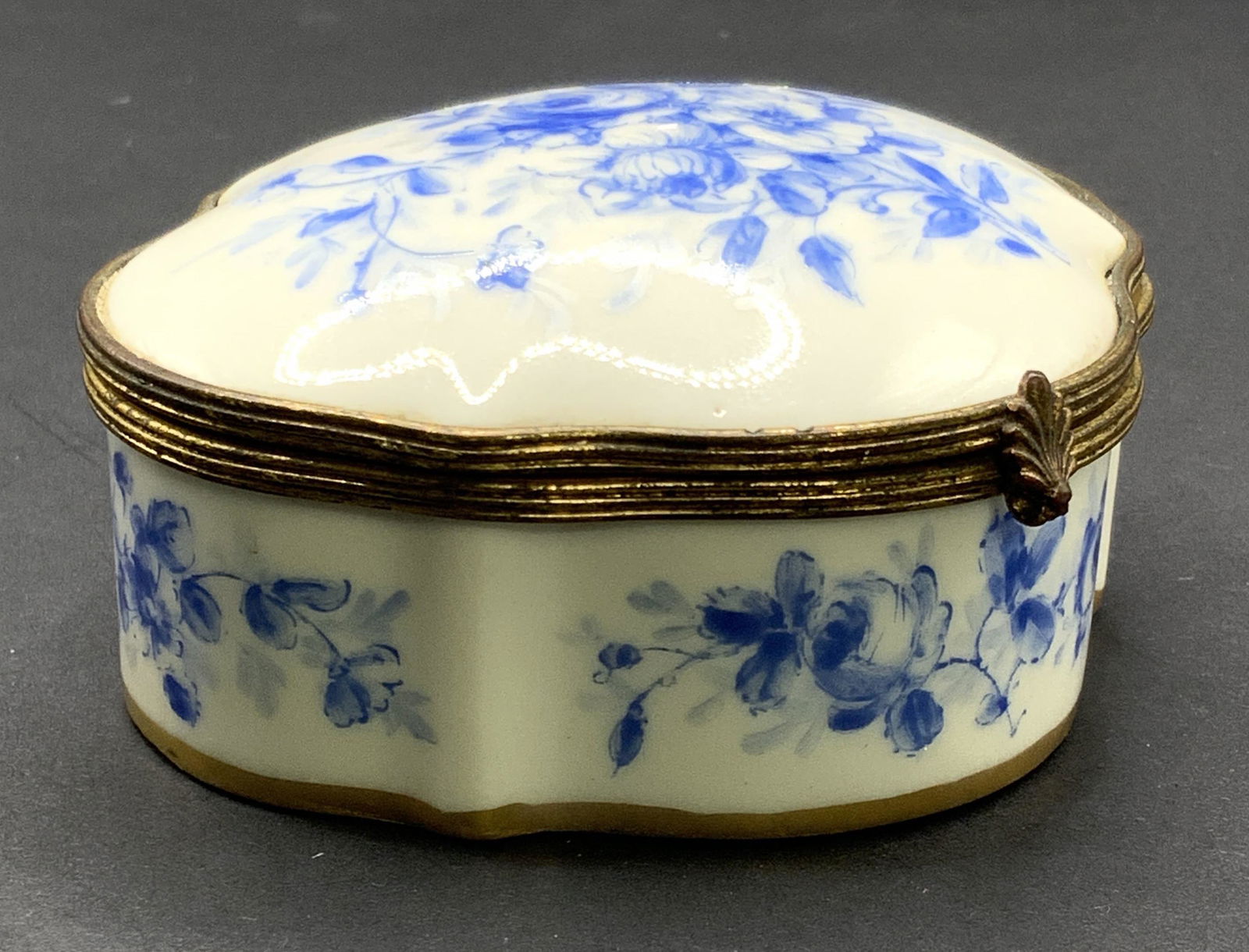 SEVRES Trademarked Vintage Porcelain Trinket Box (1 of 10)