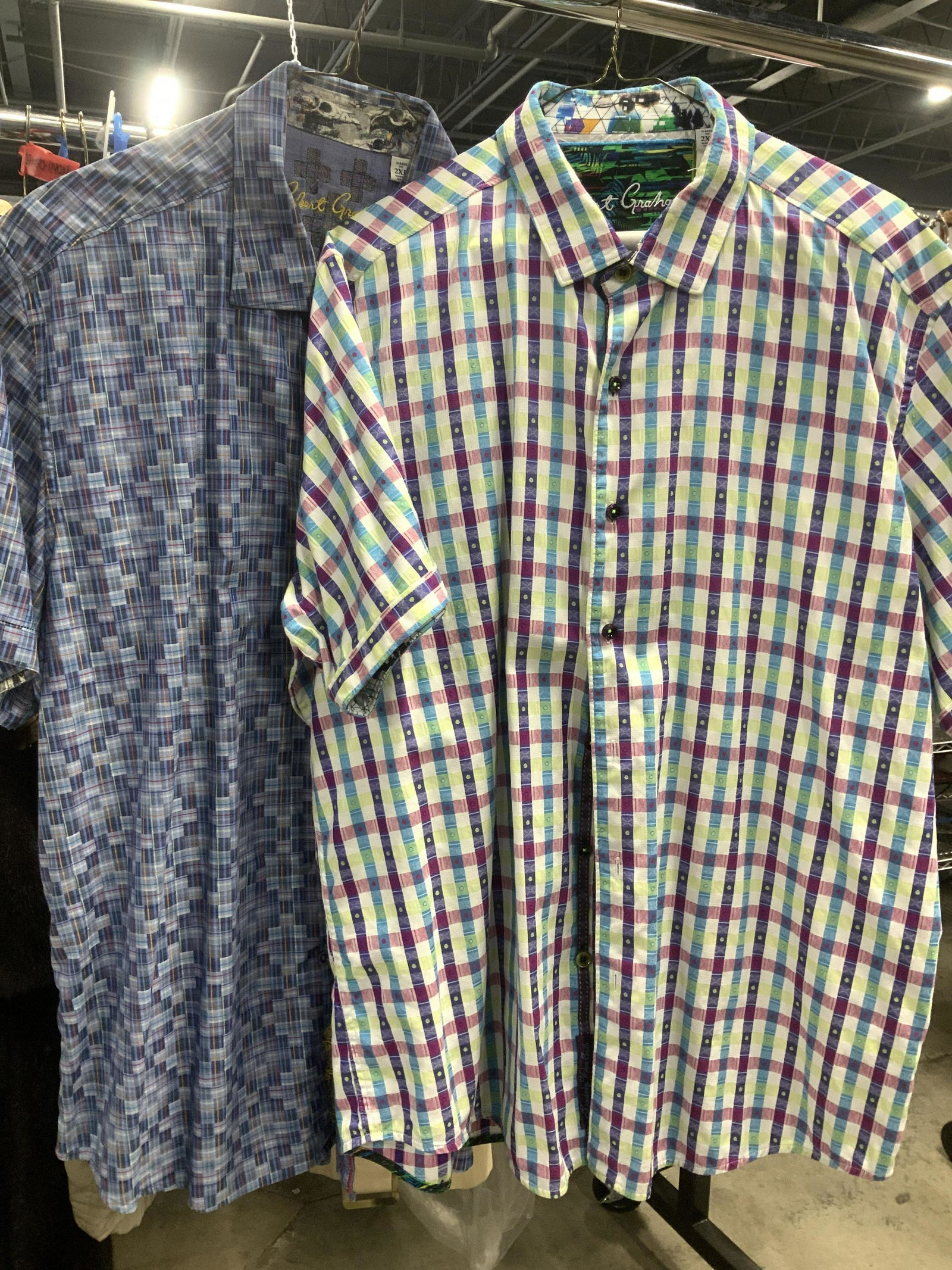 ROBERT GRAHAM Sgn Pair Cotton Print T Shirts (1 of 10)