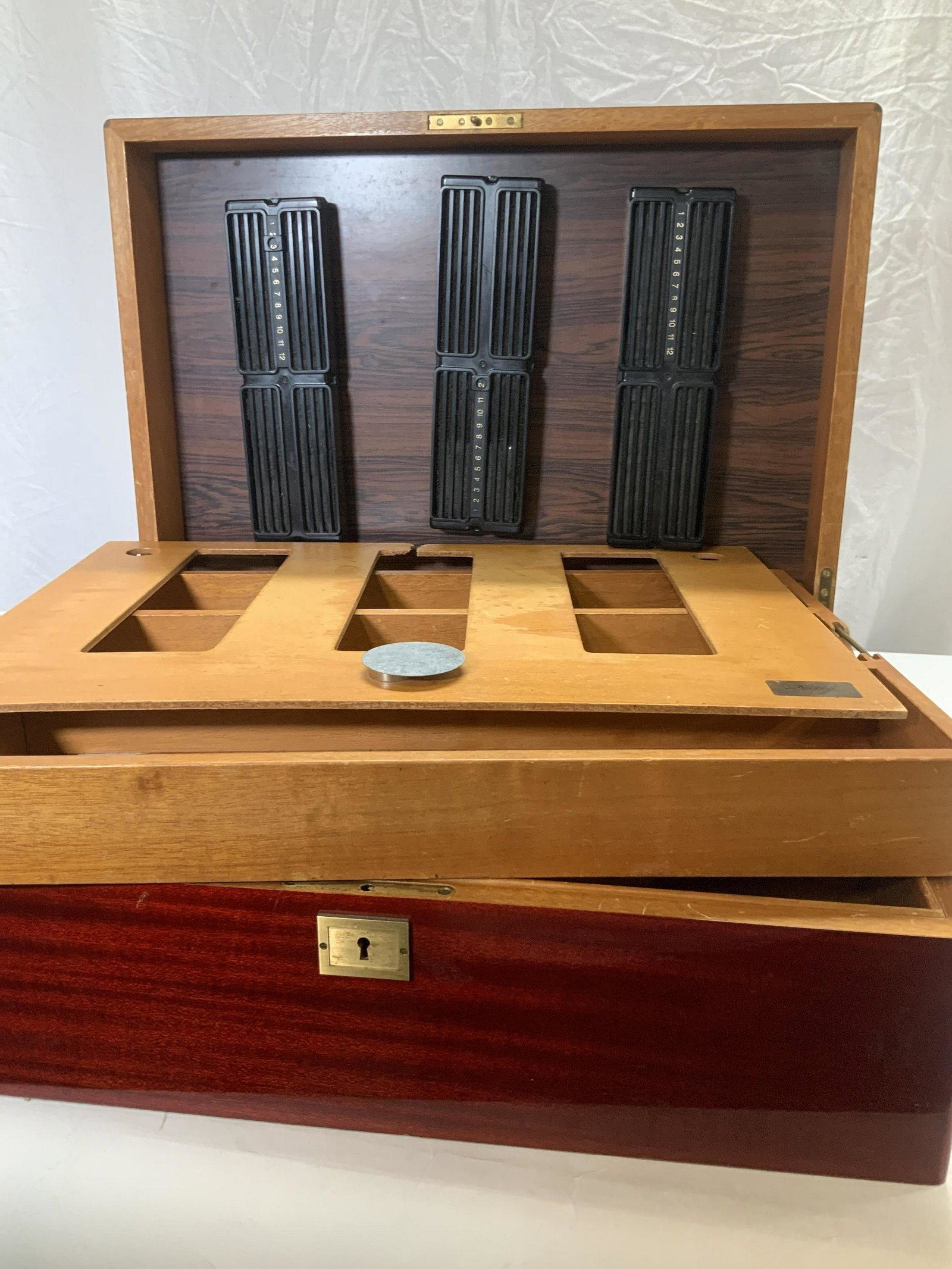 DAVIDOFF Lrg Capacity Humidor/ Storage Box (1 of 12)