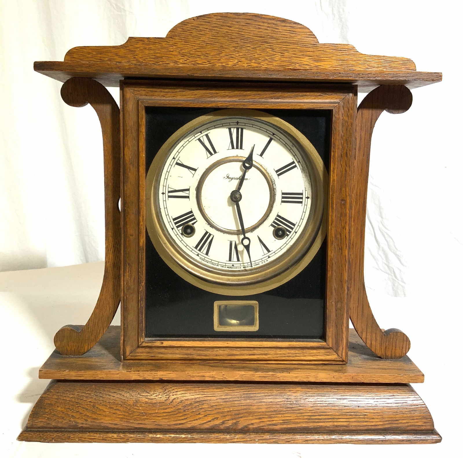 Vintage Wooden INGRAHAM Mantel Clock (1 of 10)