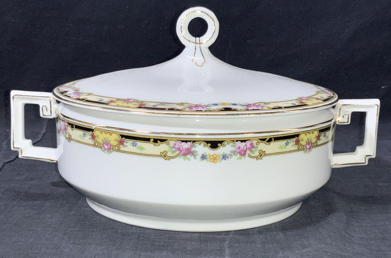 HEINRICH & CO. Porcelain Covered Dish (1 of 8)