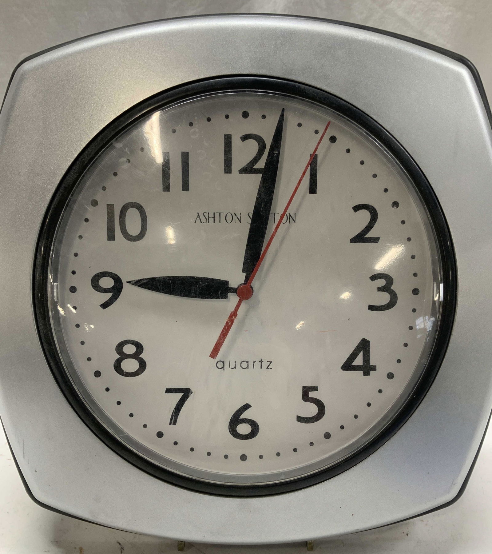 Ashton Sutton Battery Wall Clock (1 of 5)