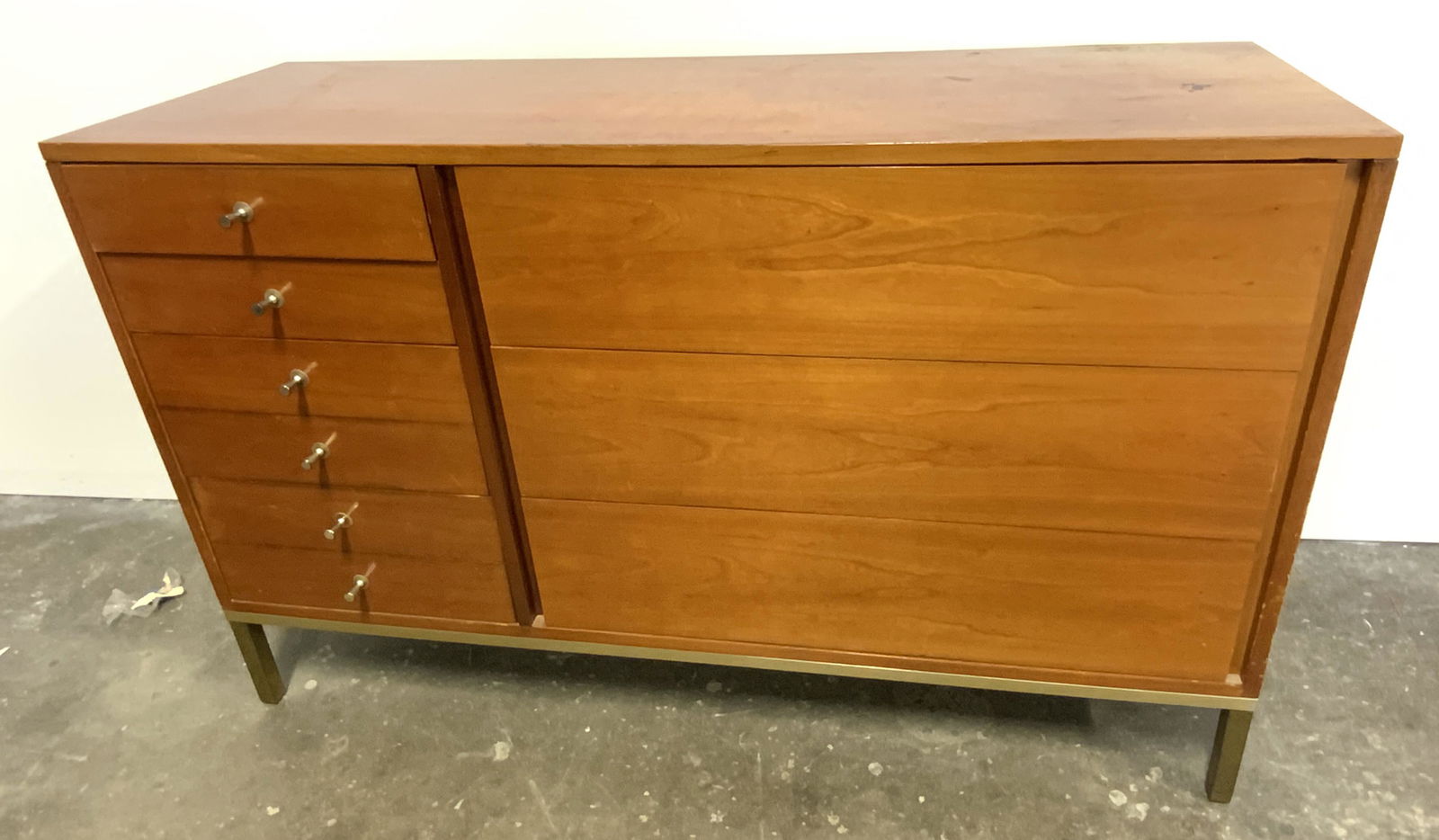 Vintage Mid Century Modern Wooden Dresser (1 of 11)