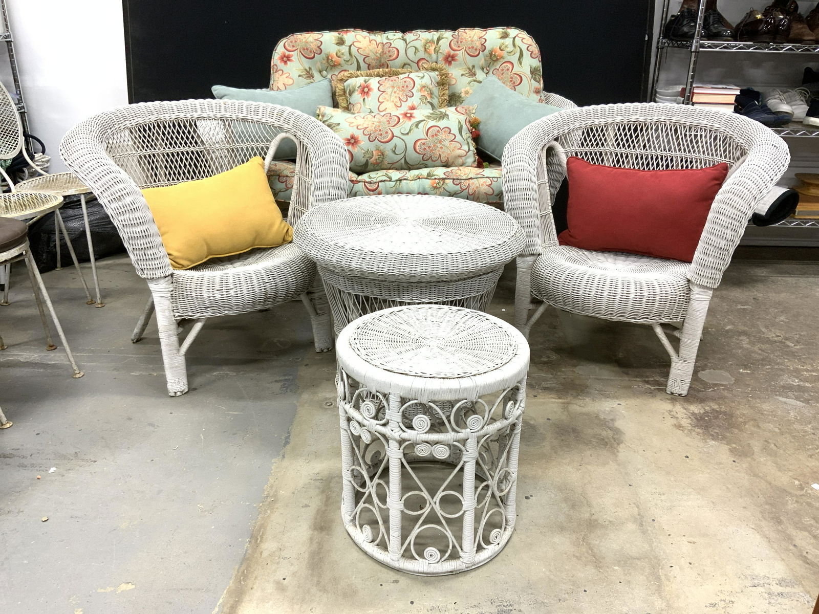 Lot 5 Vintage Wicker Set & Pillows (1 of 10)