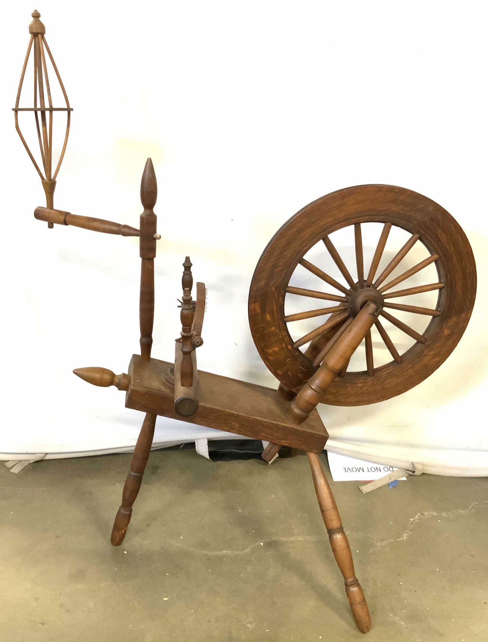 Antique Wooden Spinning Wheel (1 of 18)