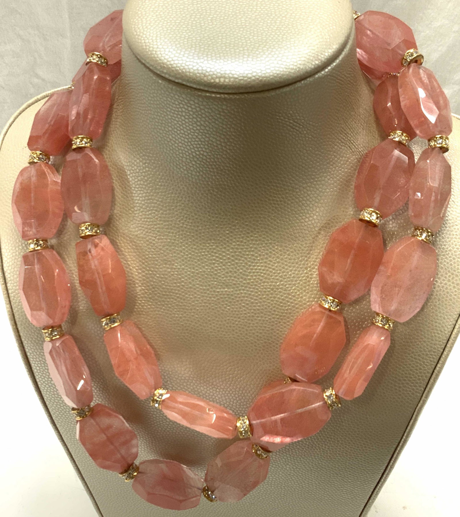 Neiman Marcus Faceted Chunky Glass Necklace, NIB: The complete gift giving package , luxury jewelry bought in Neiman Marcus, comes with a luxurious cream toned felt satchel and with original NM gift box, both signed Neiman Marcus. Necklace created of