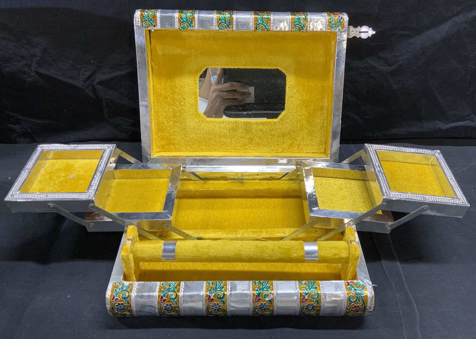 Hidden Enamel Style Jewelry Box in Book (1 of 9)