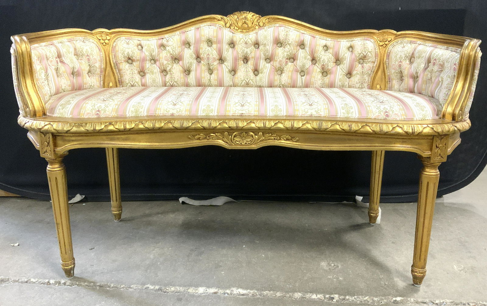 Vntg LOUIS XV Tufted Back Gold Leaf Frame Bench (1 of 12)