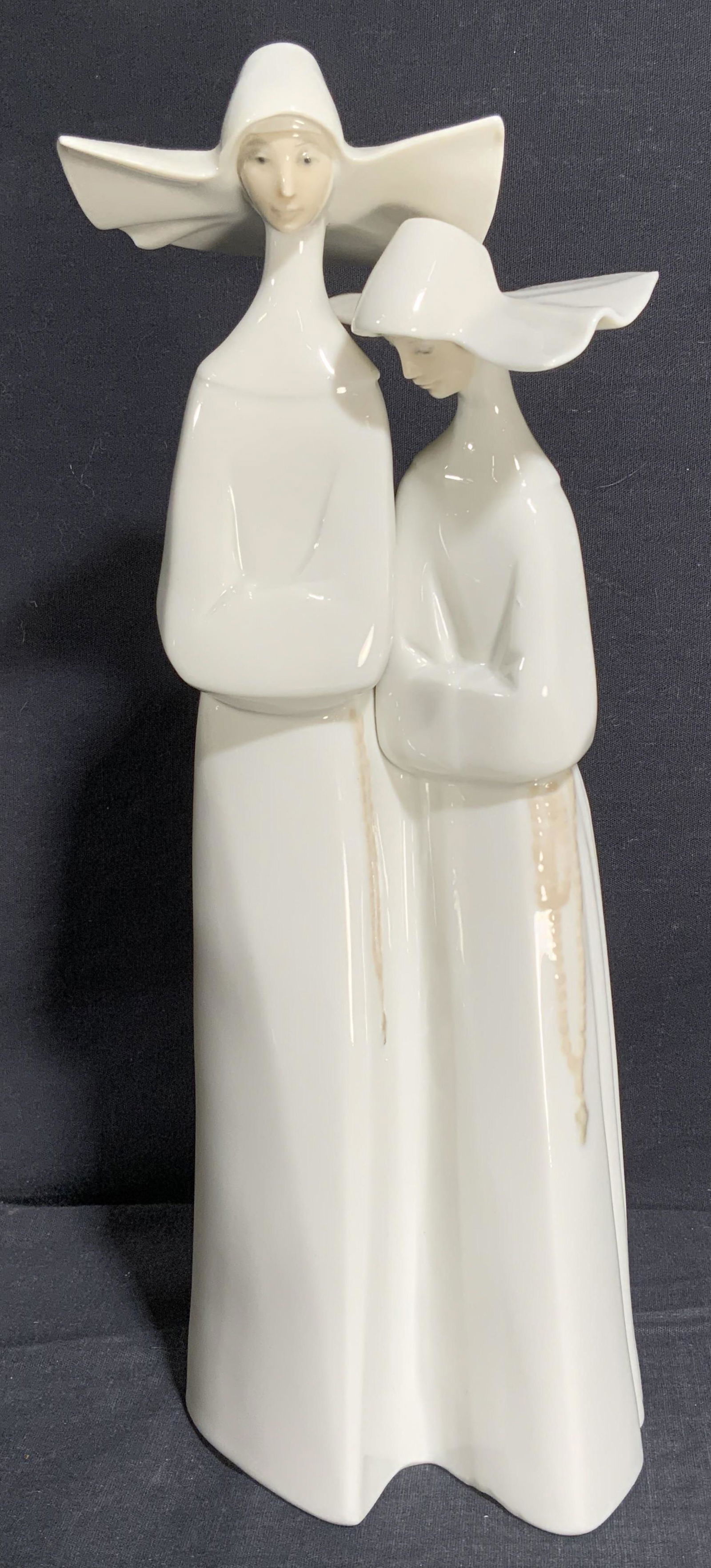 LLADRO White Porcelain Nuns Figural, Spain (1 of 7)
