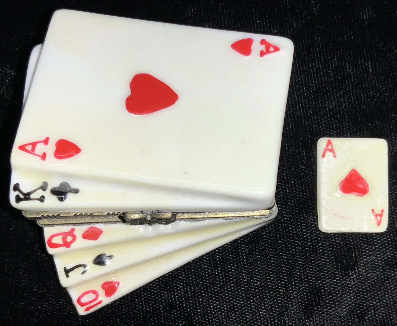 Vintage Porcelain Playing Card Pill Box (1 of 6)