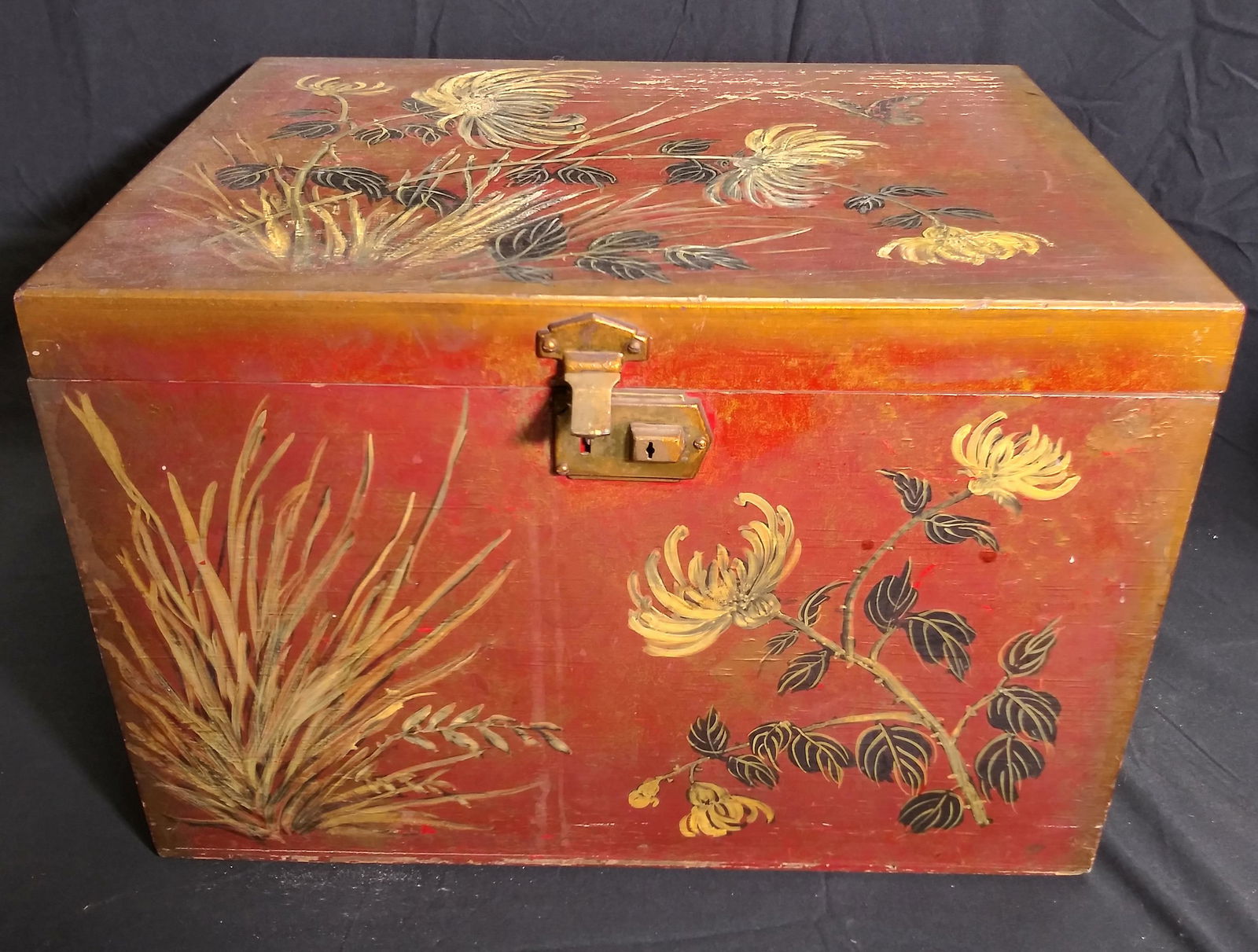 Antique Hand Painted Asian Chrysanthemum Wood Box (1 of 14)