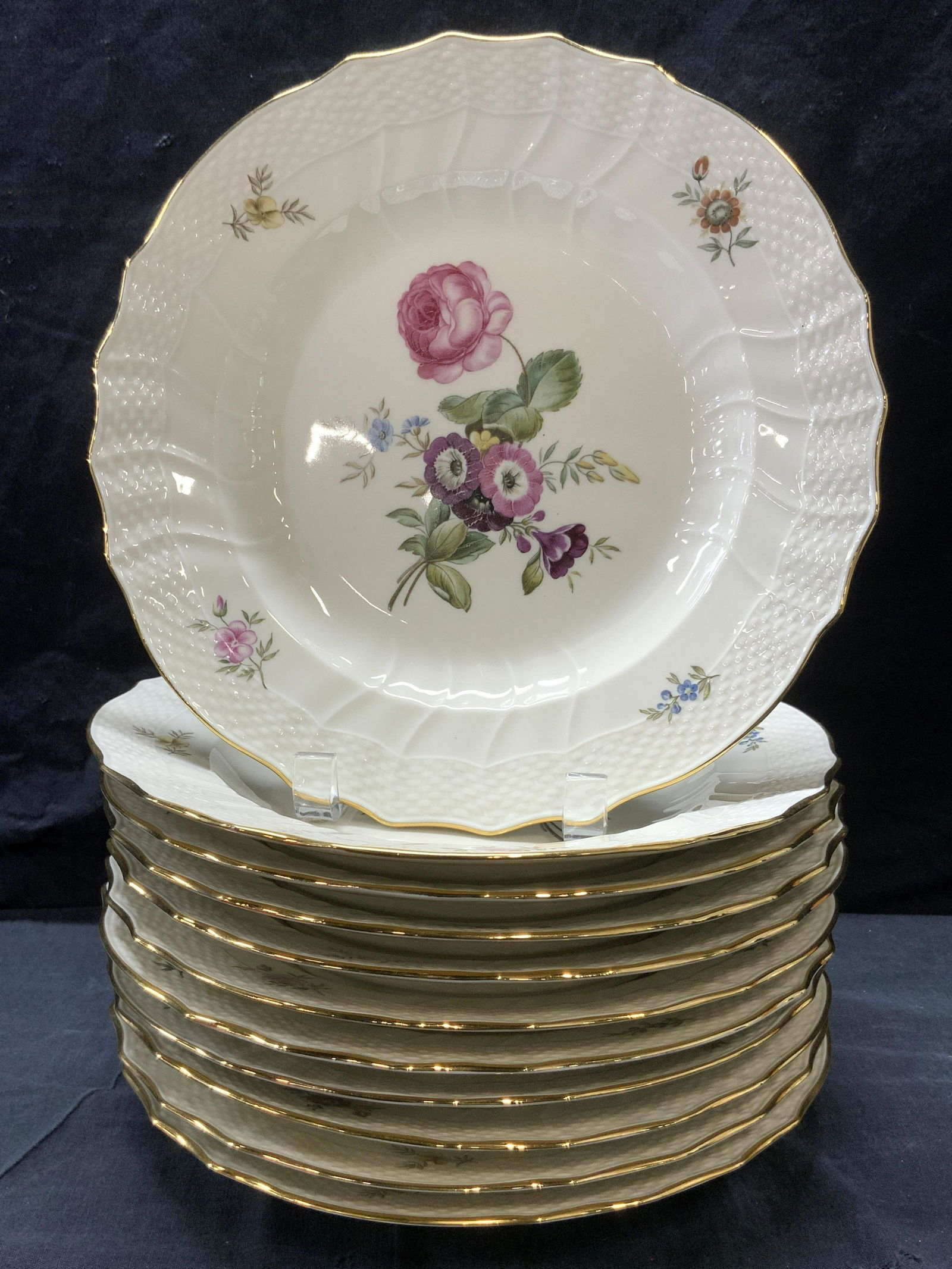 ROYAL COPENHAGEN Vtg.Set of 11 Dinner Plates, DK (1 of 8)