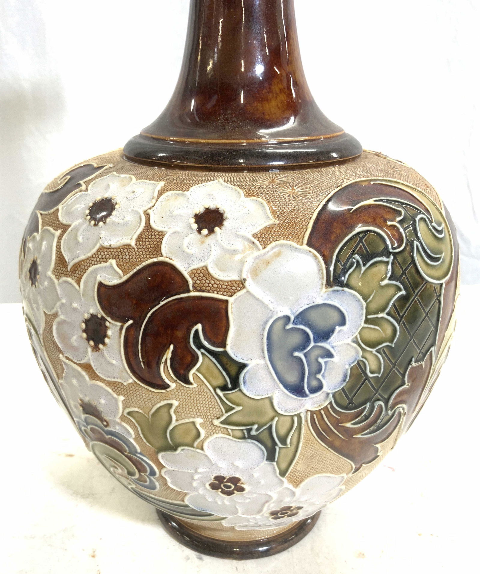DOULTON LAMBETH ENGAND Ceramic Vase (1 of 8)