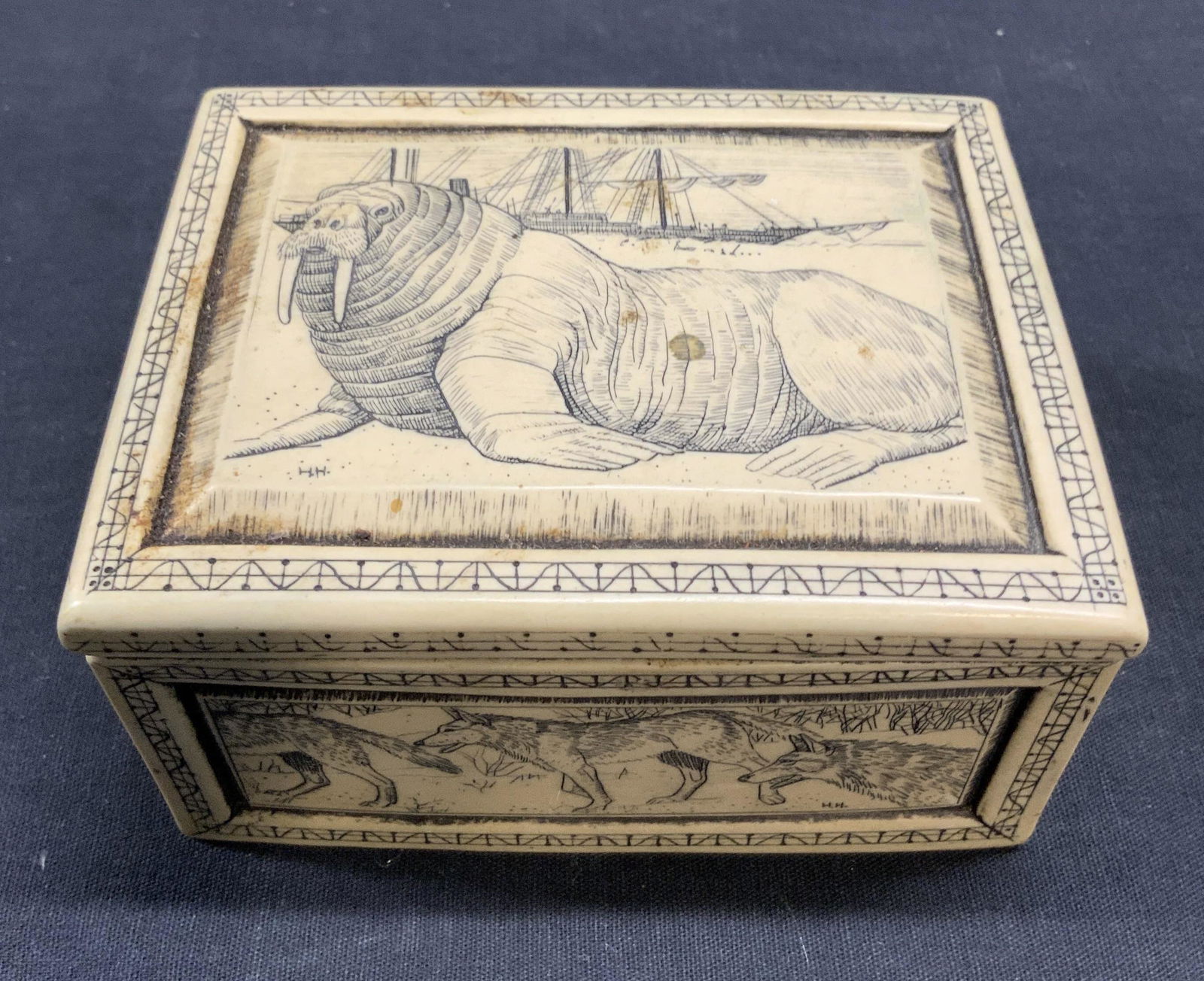 Wildlife Motif Lidded Vellum Trinket Box (1 of 6)