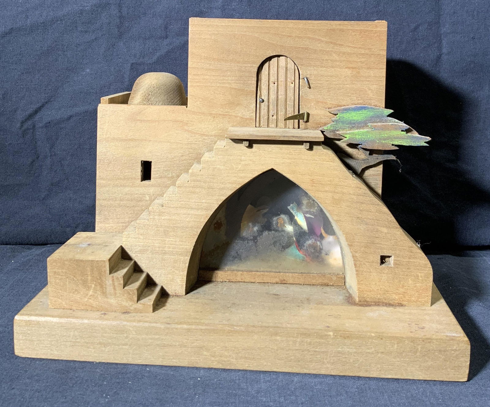 Vintage Nativity Scene Music Box (1 of 6)