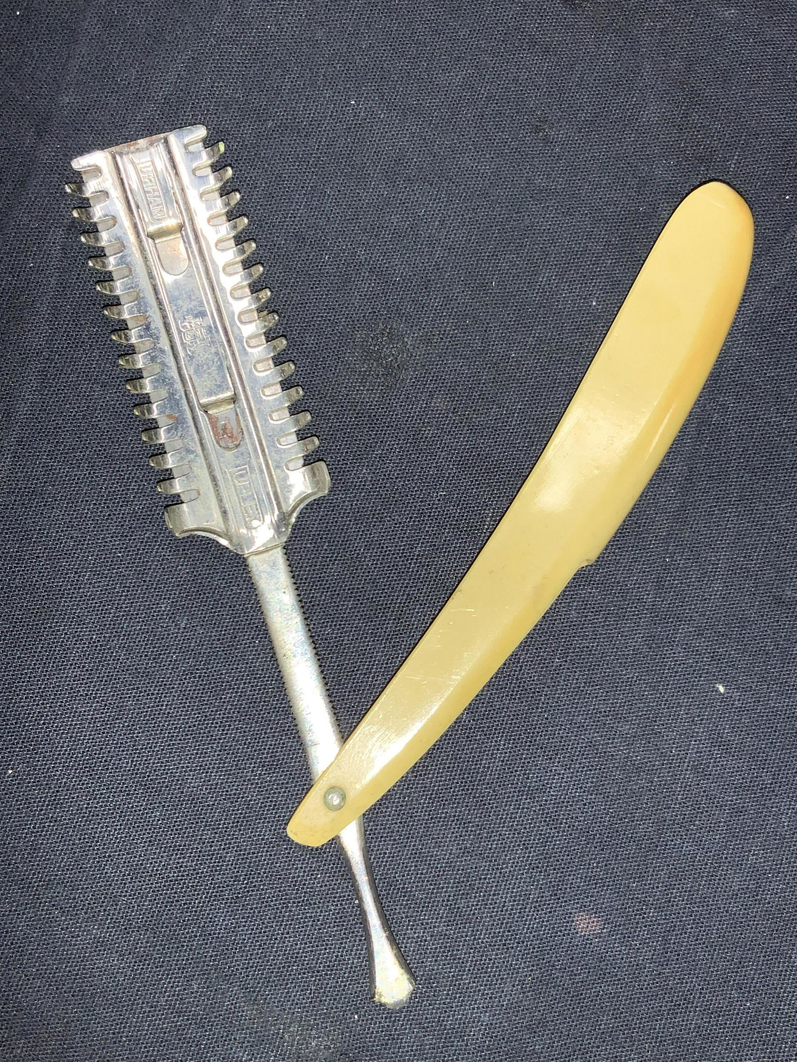 VNTG Durham Duplex Hair Shaping Thinning Razor (1 of 7)