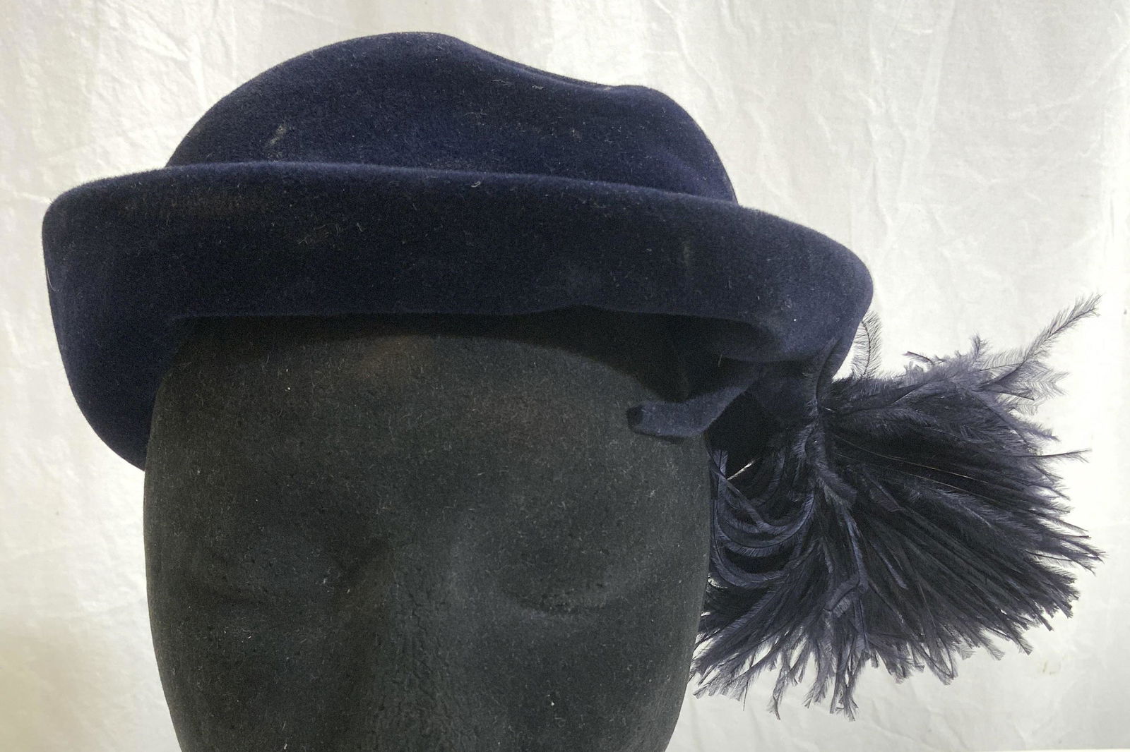 MIDI SAKS FIFTH AVE Navy Velour Hat (1 of 7)