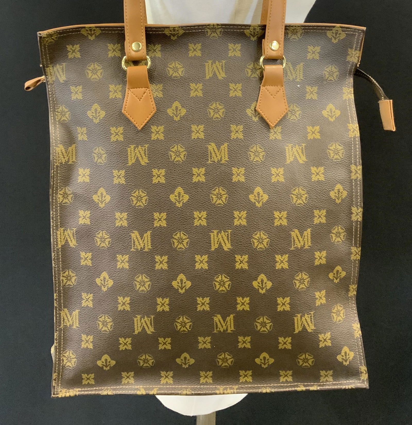 MONIQUE HANDBAGS Tote Bag (1 of 11)