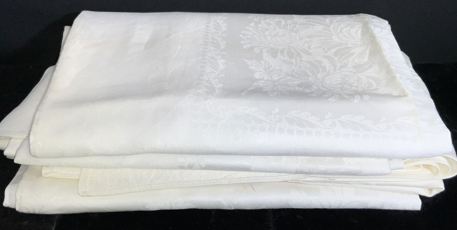 3 Vintage Clean Pressed Floral Table Cloth (1 of 6)