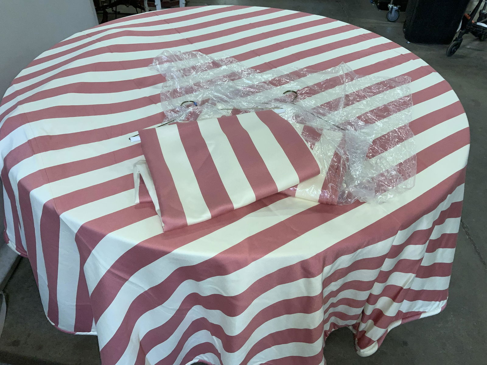 Set 3 Custom Made Stripe Cotton Tablecloths (1 of 6)