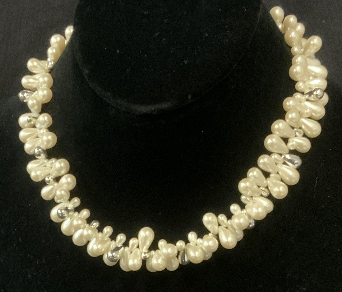 CAROLEE Signed Pearlescent Necklace & Bracelet (1 of 5)